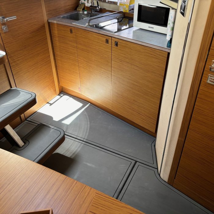 Atlantis 35