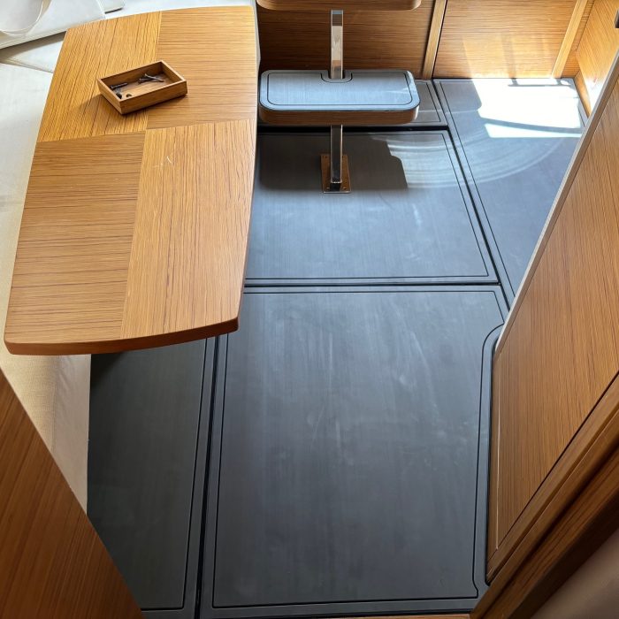 Atlantis 35